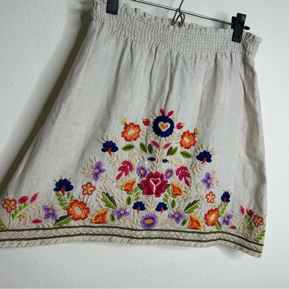 Johnny Was 100% Linen Tan Floral Embrodiered Pull on Skirt Size Small